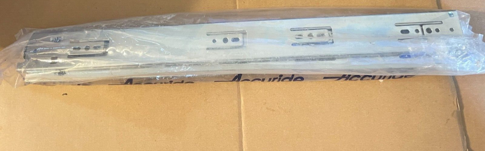 Accuride Full Extension Drawer Slide W/ Self-Close 3832-E20S