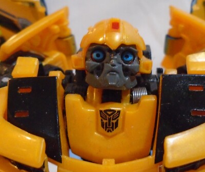 TRANSFORMERS ROTF NEST ALLIANCE BUMBLEBEE DELUXE CAMAR 100