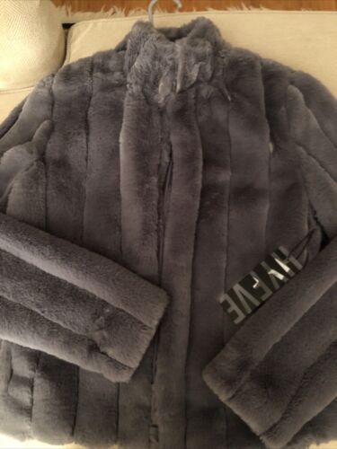 HYFVE FAUX FUR JACKET Sz Small NEW