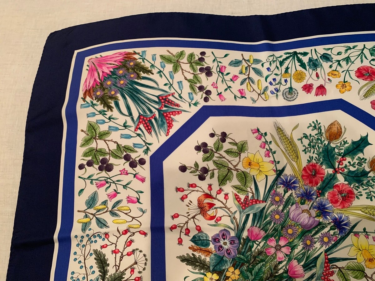 GUCCI V. Accornero Floral Pattern Scarf 100% Silk 34