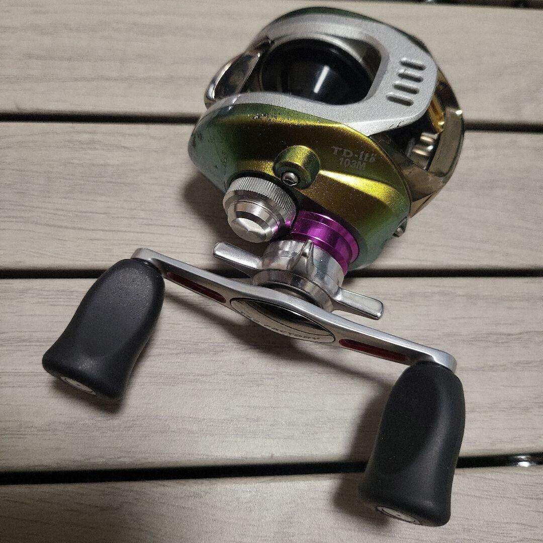Daiwa x Megabass Team Daiwa TD ITO 103M RH Baitcasting Reel Daiwa x Megabass Team Daiwa TD ITO 103M RH Baitcasting Reel