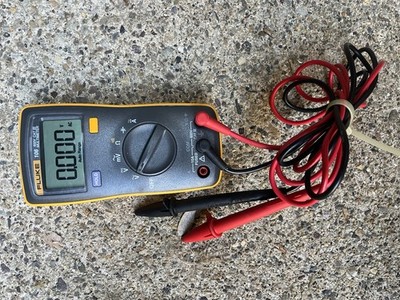 Fluke 106 Digital Multimeter..&