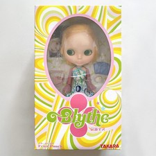 Unopened Neo Blythe 2003 Fruit Punch EBL-12 with shipping box