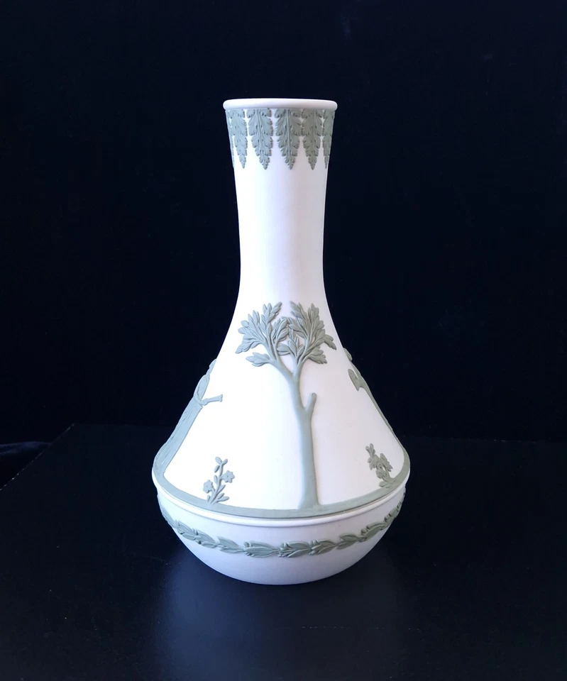 Very Rare Vintage Wedgwood Jasperware Sage on White Neoclassical Parnassus Vase - image 3 of 4