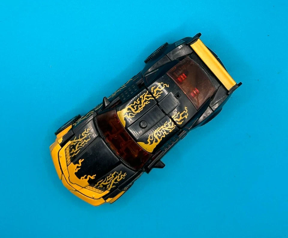 TRANSFORMERS DOTM CYBERFIRE BUMBLEBEE DELUXE MECHTECH Foto 4 de 4