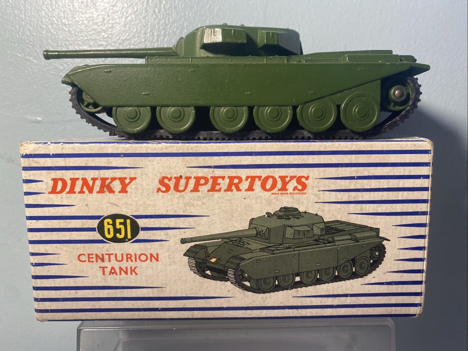Dinky 651, Centurion Tank - Free Price Guide & Review
