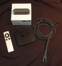 Apple TV 3rd Generation Digital HD 8 GB Streaming Device A1469 w/ BOX + Remote!