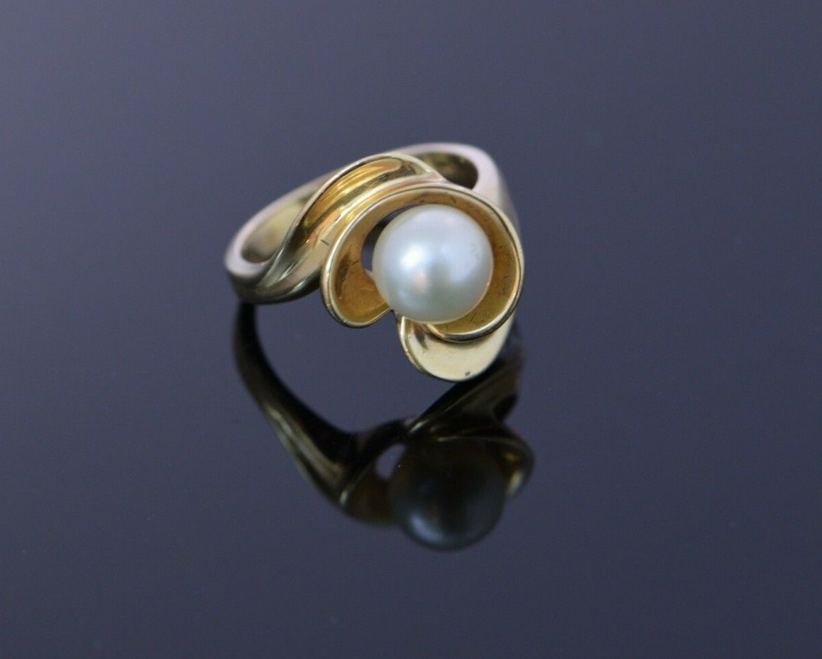 14K YG Super Attractive Pearl Ring with Gold Swirls Size 6 circa