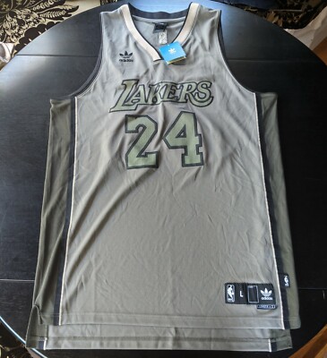 Clasp tragedy Endurance M70 New RARE ADIDAS L.A Lakers Kobe Bryant #24 Swingman Green Jersey MEN'S Large | eBay Clasp tragedy Endurance M70 New RARE ADIDAS L.A Lakers Kobe Bryant #24 Swingman Green Jersey MEN'S Large | eBay