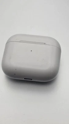 Apple AirPods 3. Generation Ladecase A2566 – MagSafe – Original Ersatz Charging - Bild 1 von 4