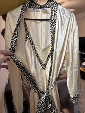 Woman  s 2 piece sleepwear set, Size Medium, New