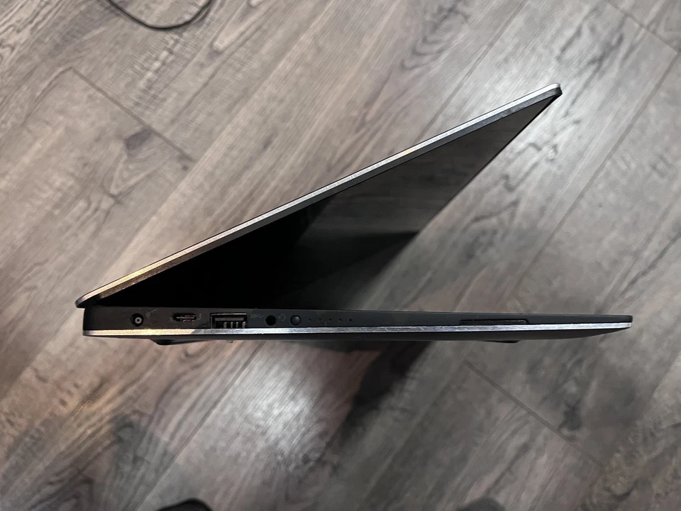 Dell XPS 13 9360 13" Core i5-7200U 2.5GHz 8GB RAM 256 GB SSD Windows 10P - Image 4 of 4