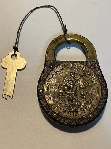 1904 WORLDS FAIR ST. LOUIS U.S.A. Padlock w/ Key- Medallions on both sides