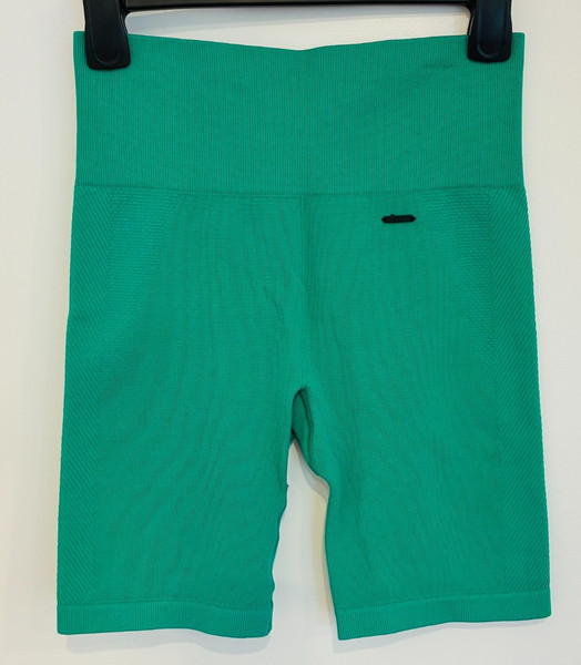 Rockwear Mid Thigh Gym Bike Short SIZE 10 Green Worn Once EUC RRP $60