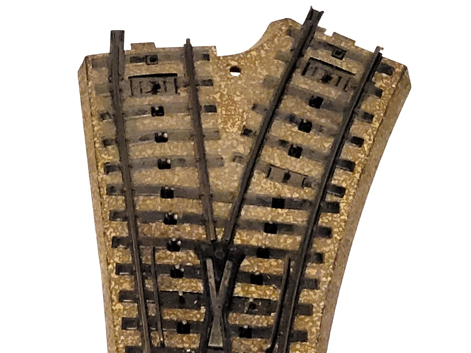 VINTAGE MARKLIN REMOTE RIGHT TURNOUT SWITCH TRACK - HO Scale FOR REPAIR or PARTS - Image 2 of 4