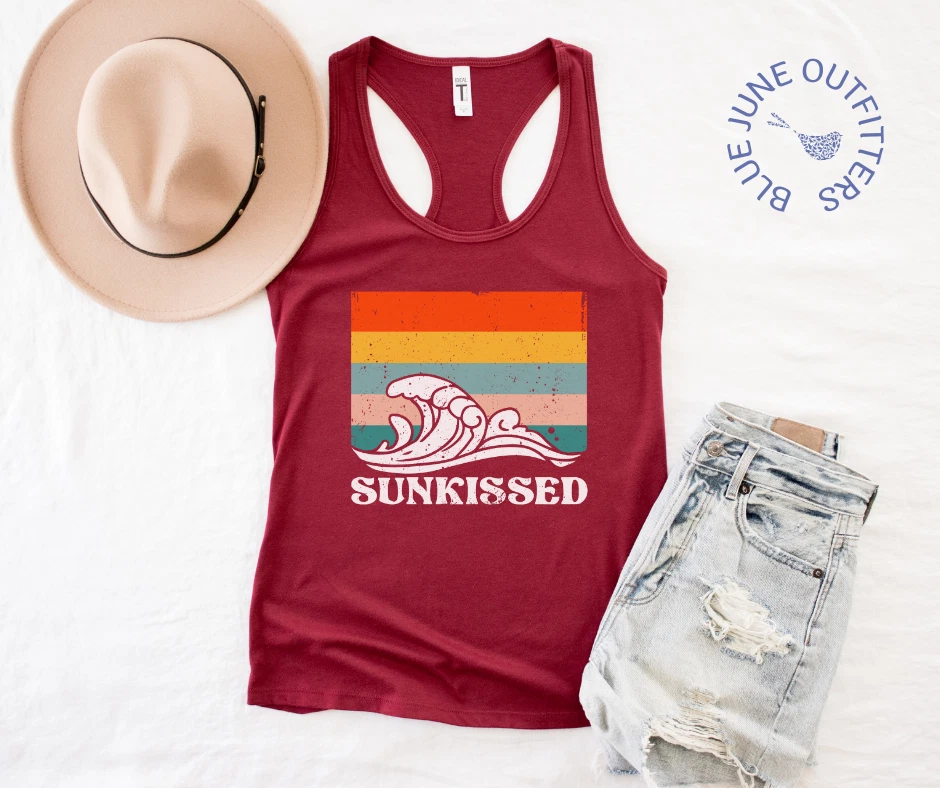 SUNKISSED CAMISETA SIN MANGAS ESPALDA DEPORTIVA PARA MUJER | CAMISETA SIN MANGAS DE PLAYA ONDAS RETRO | CAMISETA DE VACACIONES Foto 3 de 4