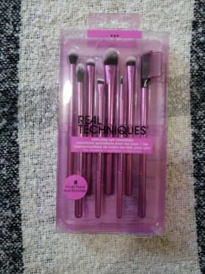 REAL  TECHNIQUES 8 MUST-HAVE EYE BRUSHES BRAND NEW 