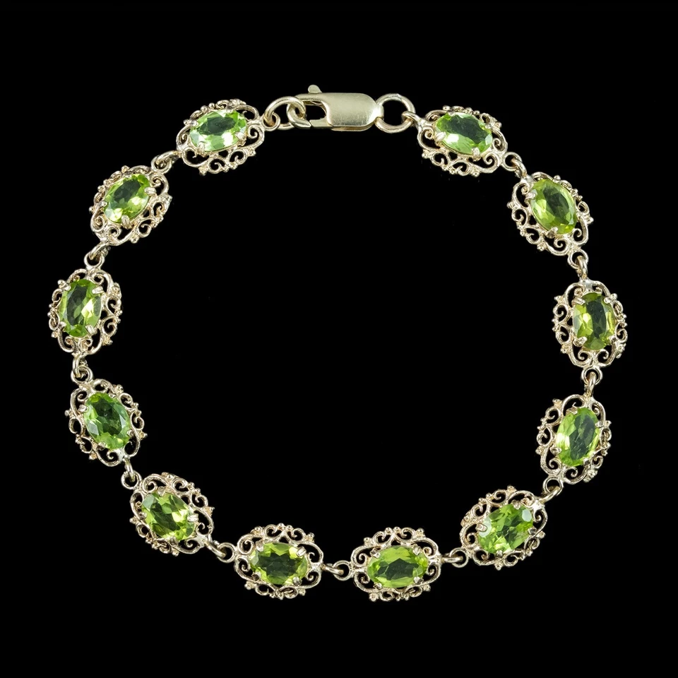 Victorian Style Peridot Bracelet 9ct Gold - Image 2 of 4