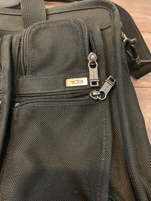 TUMIアルファ26145 TUMI Alpha 2 T-Pass 26145 16in Expandable Laptop Briefcase - Black