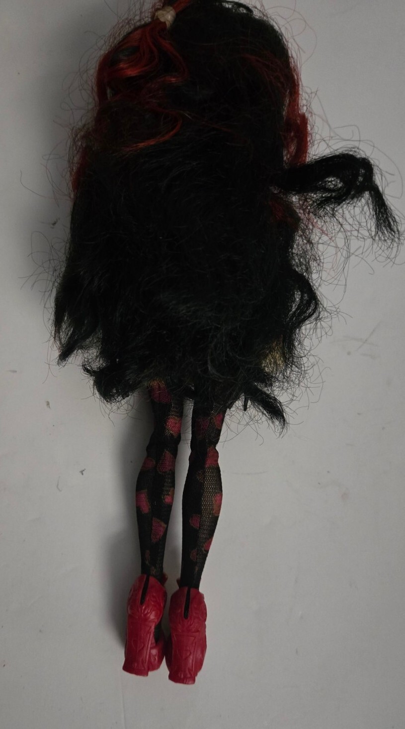 Ever After High Lizzie Hearts Fashion Doll Royal MATTEL G1 First Chapter