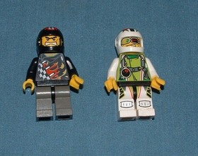 WORLD RACERS: JAGGED JAWS REEF SET 8897 - LEGO - 2010 - USED