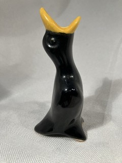 Vintage Penguin Ceramic Pie Vent / England