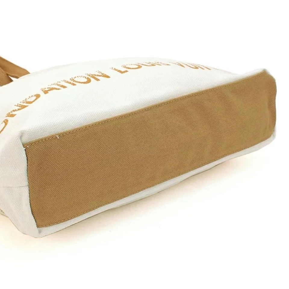 Louis Vuitton White Canvas Fondation Museum Limited Edition Tote Bag Used - Image 3 of 4