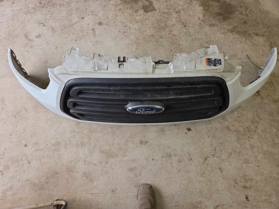 19 FORD TRANSIT 250 Front Bumper (No Shipping) Foto 4 de 4