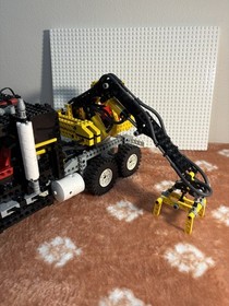 Vintage Lego Technic 8868 Air Tech Claw Rig (missing 1 tube, NOT TESTED, manual)