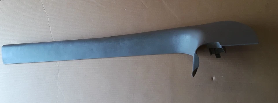 Oldsmobile Alero 2002 retenedor de alfombra lado del pasajero derecho OEM B00X Foto 2 de 3