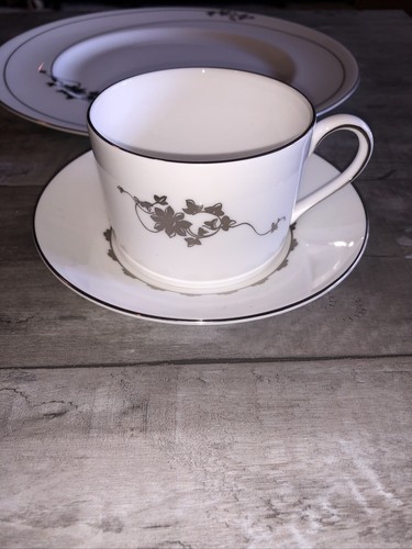 Wedgwood Vera Wang FLEURS 5 PC. Place Setting Platinum Florals Bone China - Picture 6 of 7