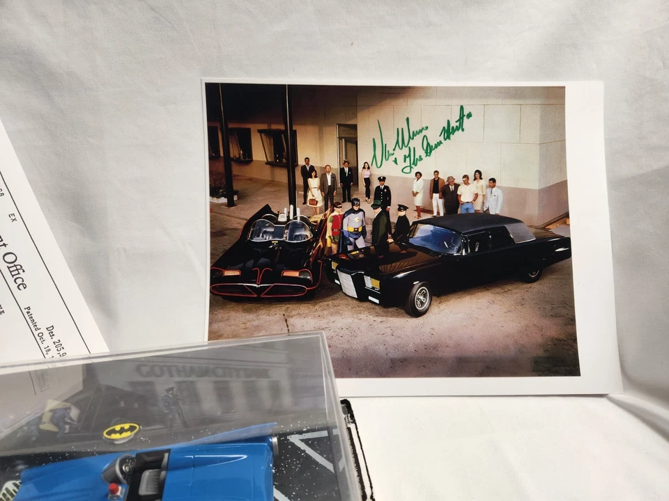 RARE DEAL!! ADAM WEST COA SIGNED DC COMICS #371 BATMOBILE 1:43 W/CASE and PHOTOs - Image 2 of 4