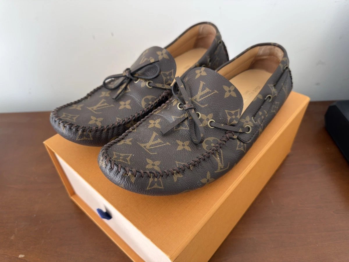 LOUIS VUITTON ブラウン スエード モカシン LV Silverstone Moccasin - Shoes | LOUIS VUITTON
