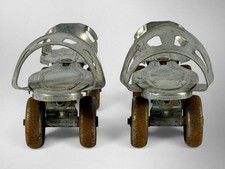 Vintage Globe Skate Corp No 30 Clamp On Roller Skates Adjustable Made USA Pair