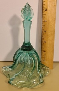 VINTAGE FENTON PLAIN TEAL GLASS BELL NOT SIGNED OR PAINTED PERFECT CONDITION 