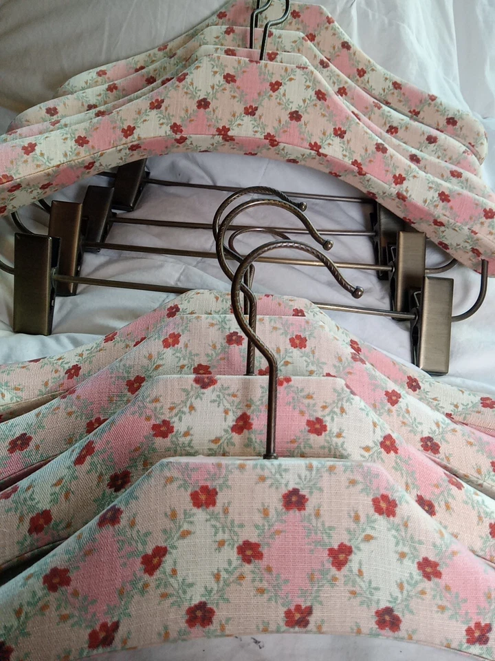 Juego de 4 hermosas perchas antiguas, de diseño, cubiertas de tela, de madera, de alta calidad Foto 2 de 4