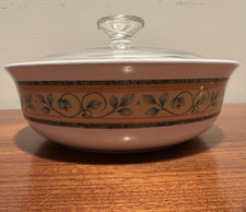 Pfaltzgraff French Quarter Round Casserole Baking Dish with lid. 1 Quart