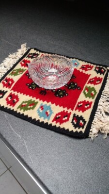 Antiker Schurwolle, Kelim-Oriental-Teppich 39 x 29 cm + Glasschale  12 cm Durchm
