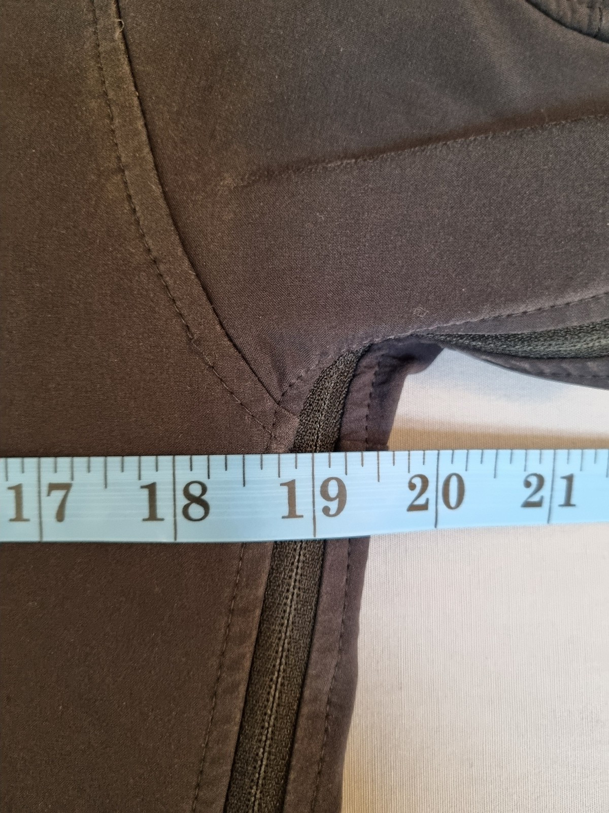 Rapha Classic Softshell Jacket Size L Black Cycli… - image 17