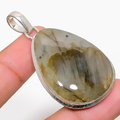 62,80 ct. Pietra preziosa cabochon ovale in labradorite rossastra naturale al