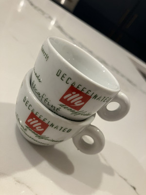 2 x illy Espresso Decaf Kaffeetassen 50 ml rot Logo Keramik