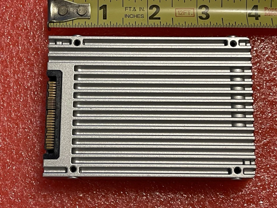 Disco duro 1,2 TB INTEL SSD U.2 750 Nvme Pcie 3,0x4 SSDPE2MW012T4 8EV10171 AMPS Foto 4 de 4