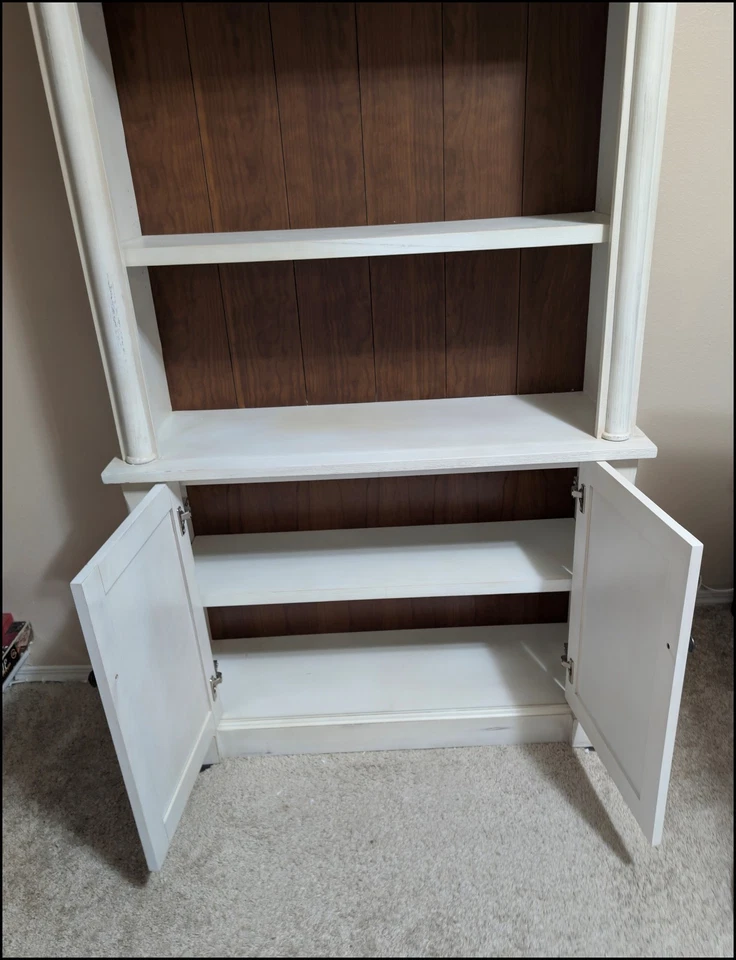 Estantería / Expositor / Armario de almacenamiento MARTIN con puertas inferiores y cuatro estantes Foto 2 de 4