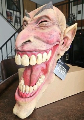''Sinister Smiler'' mask Mario Chiodo Studios Halloween 07'' Retired Vintage W/ Tag