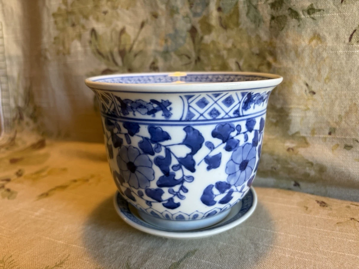 Porcelain & Pottery Vintage Original Antique Chinese Pots for sale