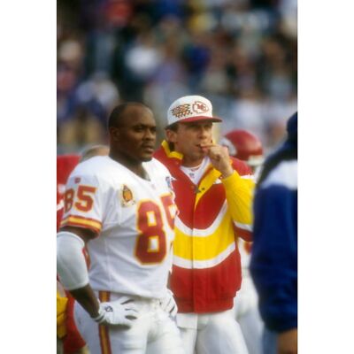 Kc カンザスシティ・チーフス フード付きアウター Kc カンザスシティ・チーフス フード付きアウター Kc カンザス