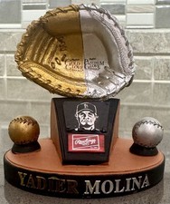 Yadier Molina St Louis Cardinals Gold And Platinum Rawlings Glove Award SGA
