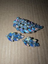 Vintage Signed WEISS Blue Aurora Borealis AB Rhinestone Leaf Brooch Earrings Set