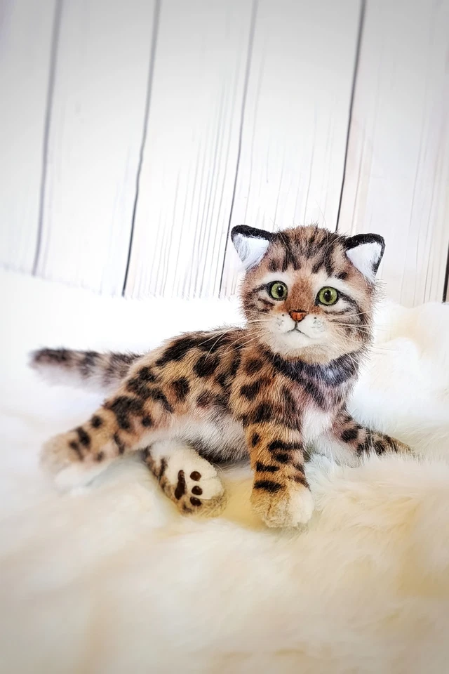 realistic plush  cat handmade-OOAK - Collectible Art Doll - Poseable toy cat - Image 4 of 4