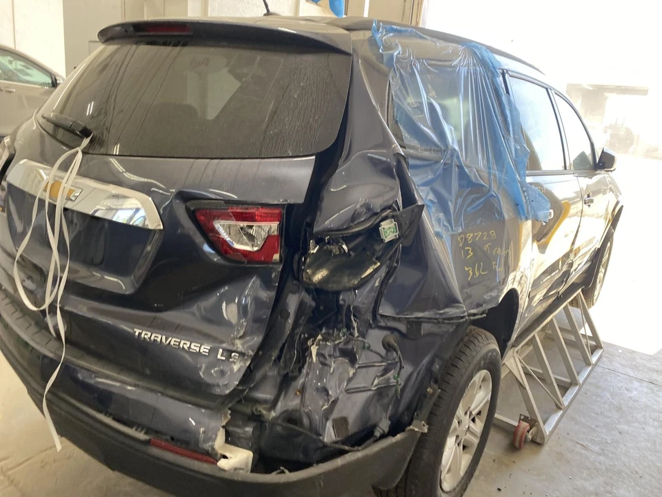 Used Front Left Seat Belt Front fits: 2013 Chevrolet Traverse bucket driver retr Foto 3 de 4